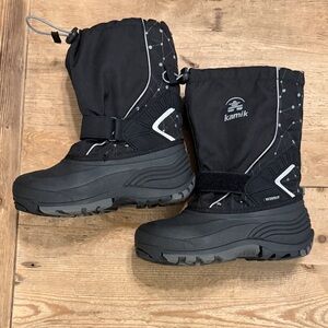 Kamik Black and Gray Snow Boots Kids 4